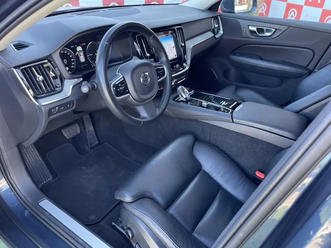 Volvo V60 2021 - 29990 EUR, 96190 km - AUTO.MOTO.pt - 96190km - foto 13 de 28