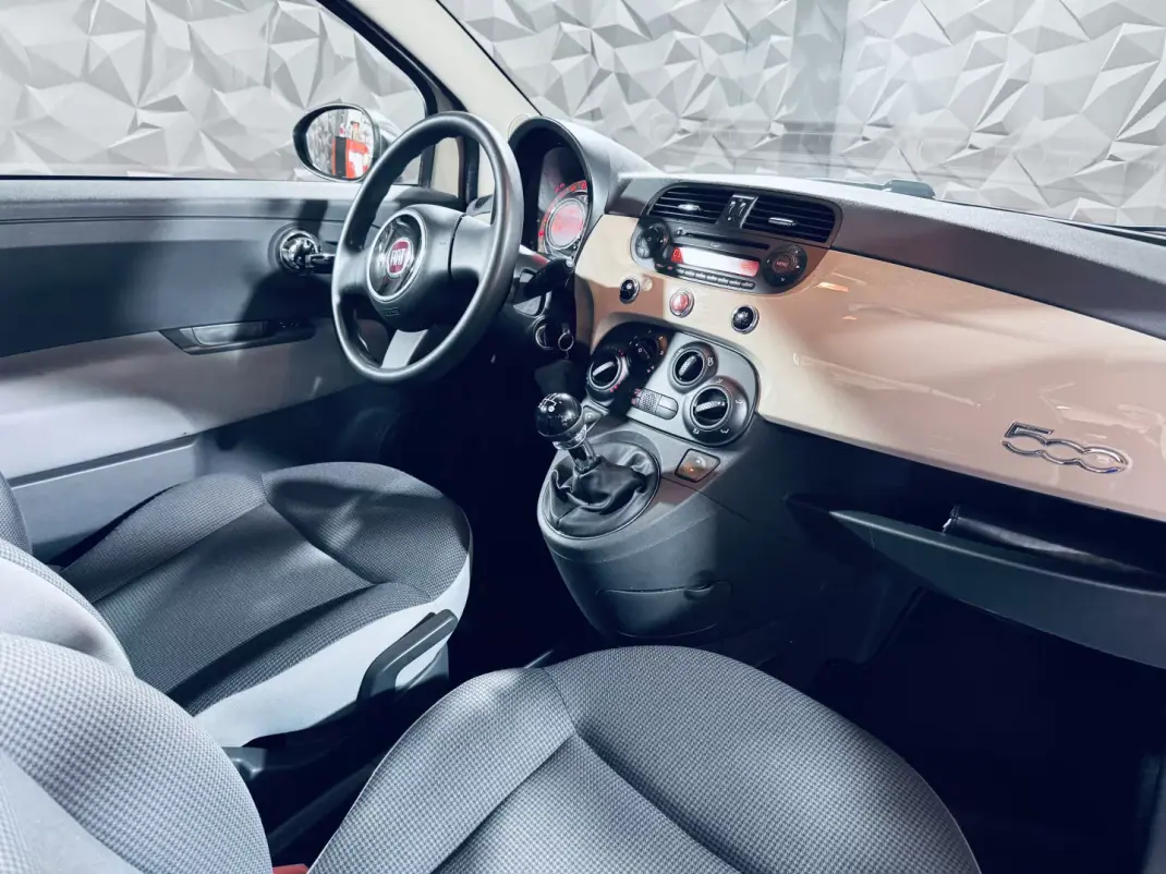 Fiat 500 2015 - 9250 EUR, 126650 km - AUTO.MOTO.pt - 126650km - foto 16 de 26