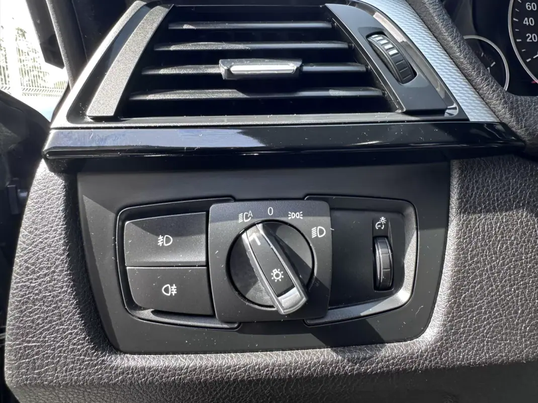 BMW 420 Gran Coupé 2015 - 19500 EUR, 230000 km - AUTO.MOTO.pt - 230000km - foto 18 de 54