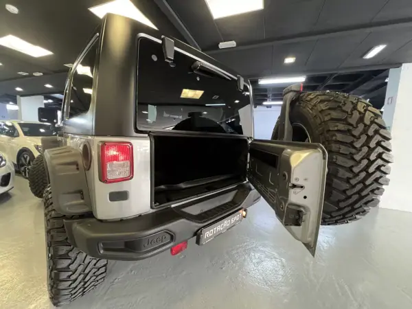 Jeep Wrangler 2014 - 39990 EUR, 115000 km - AUTO.MOTO.pt - 115000km - foto 35 de 54