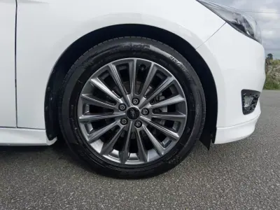 Ford Focus 2017 - 12990 EUR, 79000 km - AUTO.MOTO.pt - 79000km - foto 9 de 16