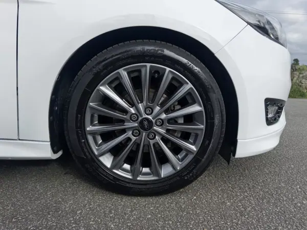 Ford Focus 2017 - 12990 EUR, 79000 km - AUTO.MOTO.pt - 79000km - foto 9 de 16