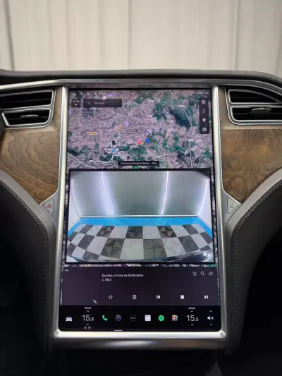 Tesla Model S 2017 - 18000 EUR, 250000 km - AUTO.MOTO.pt - 250000km - foto 13 de 24