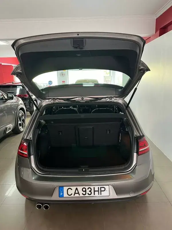 Volkswagen Golf 2015 - 18900 EUR, 147980 km - AUTO.MOTO.pt - 147980km - foto 14 de 16