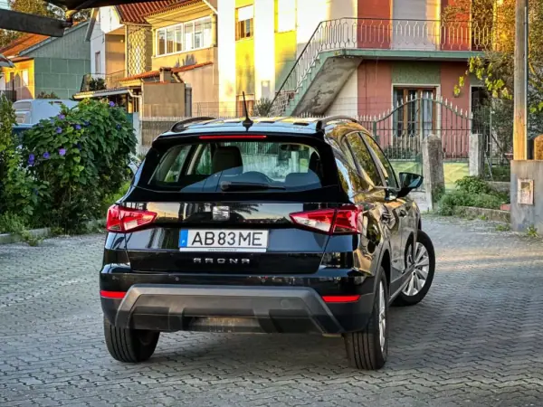 SEAT Arona 2020 - 15890 EUR, 40000 km - AUTO.MOTO.pt - 40000km - foto 2 de 12