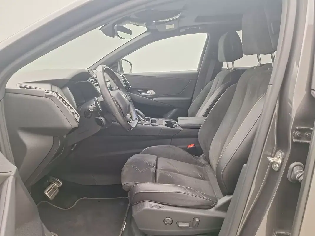 DS DS7 Crossback 2022 - 22890 EUR, 72884 km - 72884km - foto 7 de 12