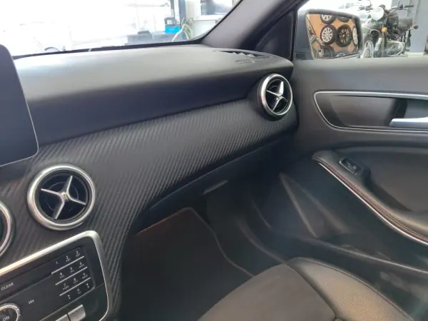 Mercedes-Benz A 180 2018 - 16900 EUR, 212000 km - AUTO.MOTO.pt - 212000km - foto 16 de 21