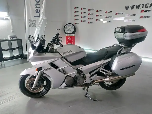 Yamaha FJR 1300ES 2003 - 5490 EUR, 111480 km - AUTO.MOTO.pt - 111480km - foto 2 de 13
