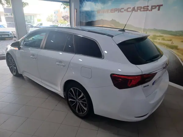 Toyota Avensis Touring Sports 2016 - 15980 EUR, 120621 km - AUTO.MOTO.pt - 120621km - foto 7 de 45