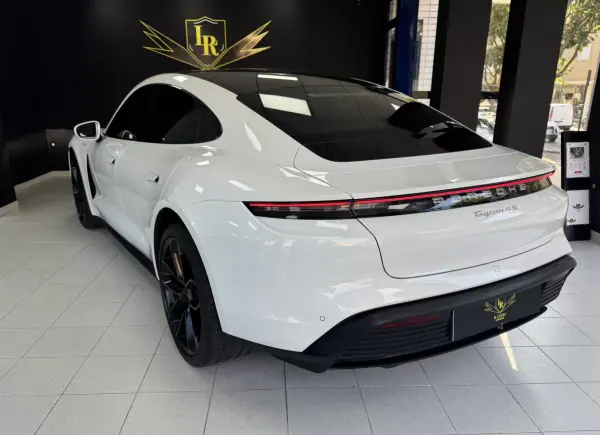 Porsche Taycan 2023 - 82000 EUR, 80500 km - AUTO.MOTO.pt - 80500km - foto 16 de 37