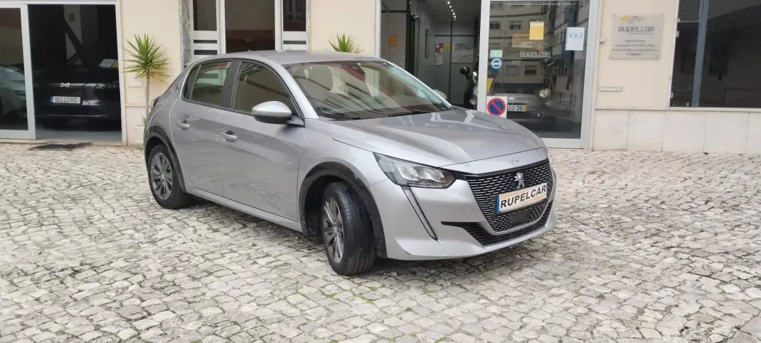 Peugeot e-208 2022 - 18800 EUR, 18081 km - 18081km - foto 4 de 19