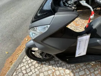 Honda PCX 125 2016 - 2350 EUR, 9998 km - AUTO.MOTO.pt - 9998km - foto 12 de 14
