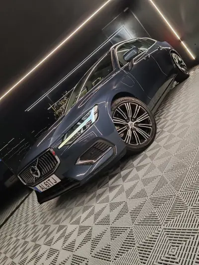 Volvo V60 2021 - 29750 EUR, 109907 km - AUTO.MOTO.pt - 109907km - foto 5 de 17