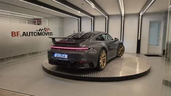 Porsche 992 2021 - 159500 EUR, 69488 km - AUTO.MOTO.pt - 69488km - foto 20 de 58