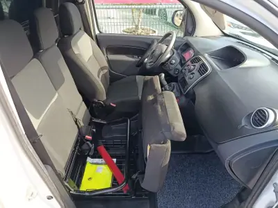 Renault Kangoo 1.5 DCi Maxi 2018 - 11750 EUR, 159000 km - AUTO.MOTO.pt - 159000km - foto 10 de 27