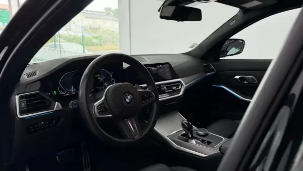 BMW 330 2019 - 30990 EUR, 62341 km - AUTO.MOTO.pt - 62341km - foto 15 de 33