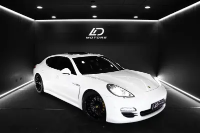 Porsche Panamera 2012 — foto 2 de 16