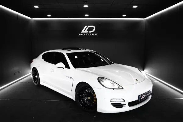 Porsche Panamera 2012 — foto 2 de 16