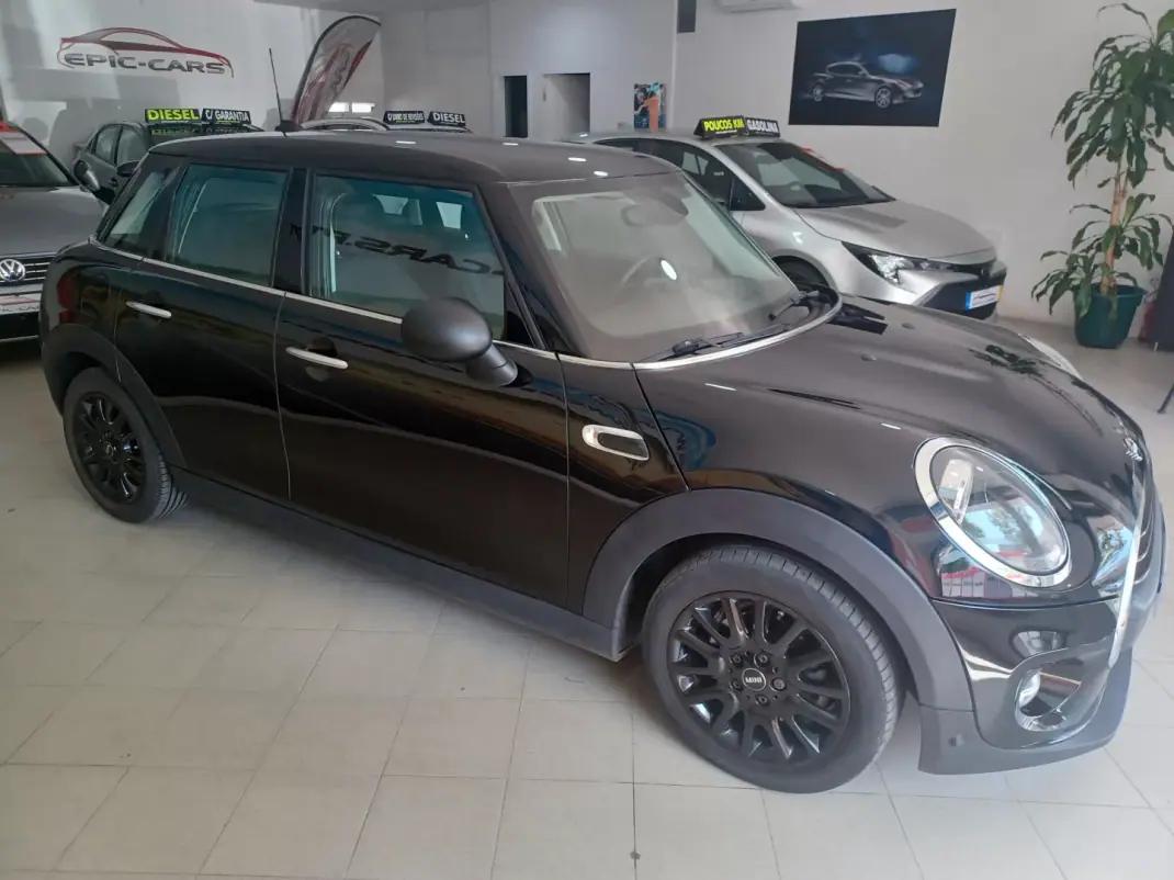 MINI 5 Portas 2019 - 13490 EUR, 199185 km - 199185km - foto 6 de 34