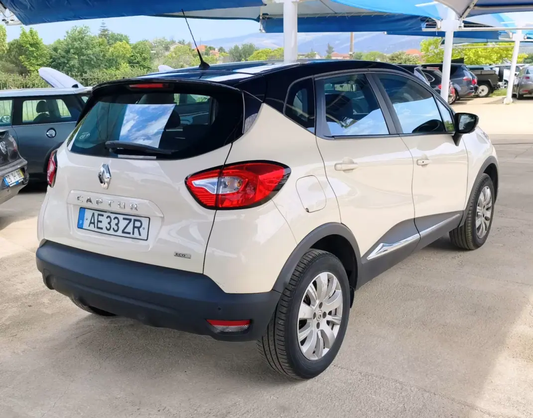 Renault Captur 2017 - 12990 EUR, 137723 km - AUTO.MOTO.pt - 137723km - foto 5 de 22