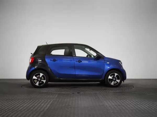 Smart ForFour 2018 - 12450 EUR, 61298 km - 61298km - foto 4 de 16