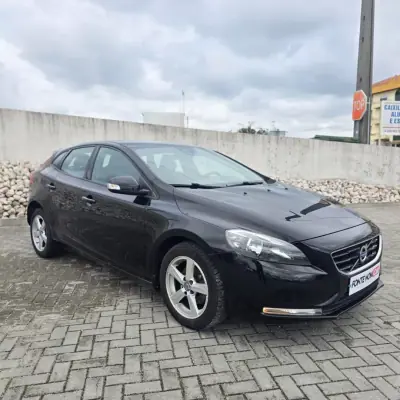 Volvo V40 2016 - 14500 EUR, 118000 km - AUTO.MOTO.pt - 118000km - foto 7 de 18