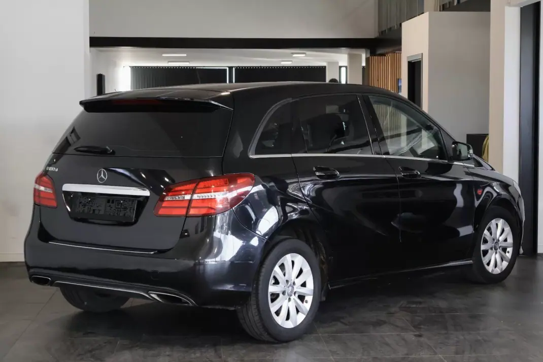 Mercedes-Benz MB180 2017 - 17450 EUR, 158282 km - 158282km - foto 3 de 18