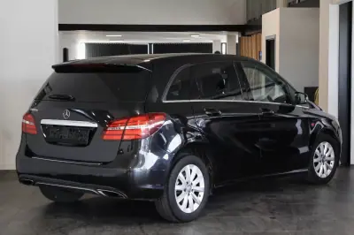 Mercedes-Benz MB180 2017 - 17450 EUR, 158282 km - AUTO.MOTO.pt - 158282km - foto 3 de 18