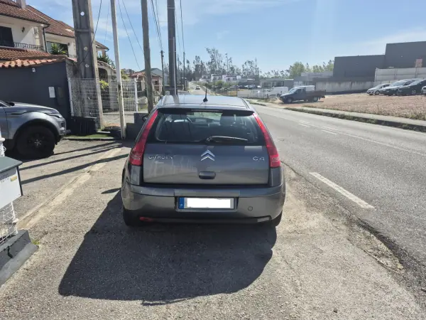 Citroën C4 2010 - 2900 EUR, 399100 km - AUTO.MOTO.pt - 399100km - foto 8 de 16