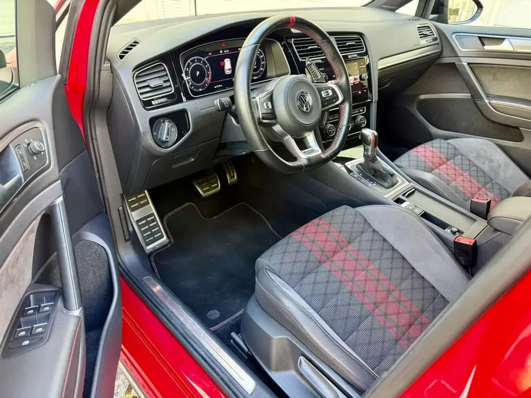 Volkswagen Golf 2019 - 31990 EUR, 110300 km - AUTO.MOTO.pt - 110300km - foto 2 de 38