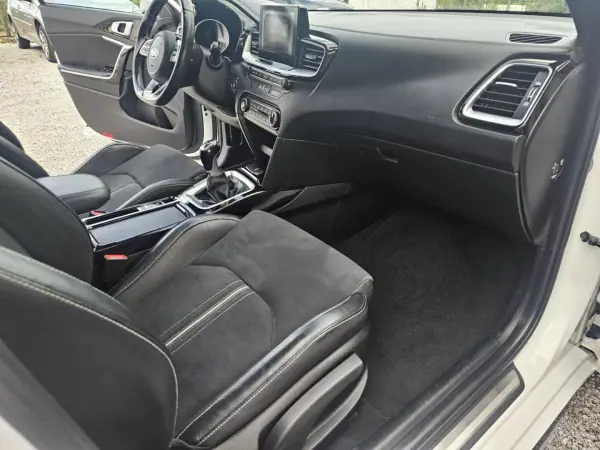 Kia ProCeed 2020 - 17400 EUR, 119400 km - AUTO.MOTO.pt - 119400km - foto 62 de 69