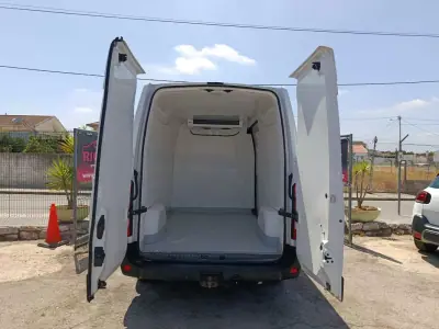 Renault Master 2019 - 19000 EUR, 83500 km - AUTO.MOTO.pt - 83500km - foto 24 de 28