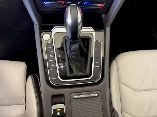 Volkswagen Arteon Shooting Brake 2021 - 23500 EUR, 168600 km - AUTO.MOTO.pt - 168600km - foto 59 de 144