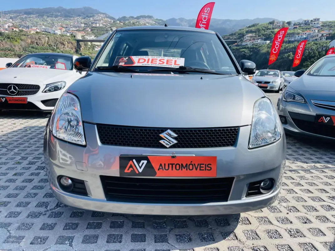 Suzuki Swift 2007 - 5250 EUR, 225212 km - AUTO.MOTO.pt - 225212km - foto 2 de 12