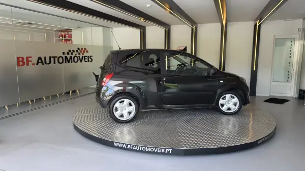 Renault Twingo 2009 - 4900 EUR, 139709 km - AUTO.MOTO.pt - 139709km - foto 8 de 52