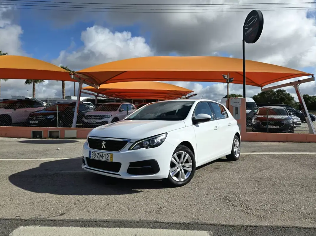 Peugeot 308 2019 - 11950 EUR, 112567 km - AUTO.MOTO.pt - 112567km - foto 1 de 10