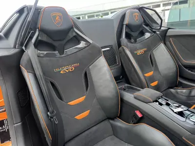 Lamborghini Huracán Spyder 2022 - 398000 EUR, 40000 km - AUTO.MOTO.pt - 40000km - foto 37 de 55