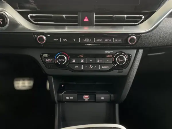 Kia e-Niro 2021 - 33500 EUR, 69000 km - AUTO.MOTO.pt - 69000km - foto 47 de 51