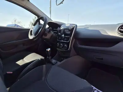 Renault Clio Break 2018 - 9999 EUR, 76544 km - AUTO.MOTO.pt - 76544km - foto 4 de 24