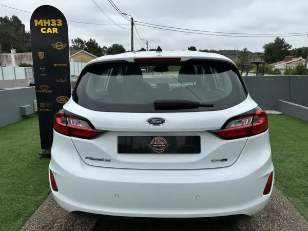 Ford Fiesta 2022 - 12900 EUR, 120000 km - AUTO.MOTO.pt - 120000km - foto 9 de 57