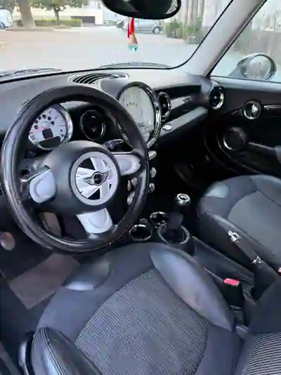 MINI Cooper 2008 - 5990 EUR, 235000 km - AUTO.MOTO.pt - 235000km - foto 12 de 13