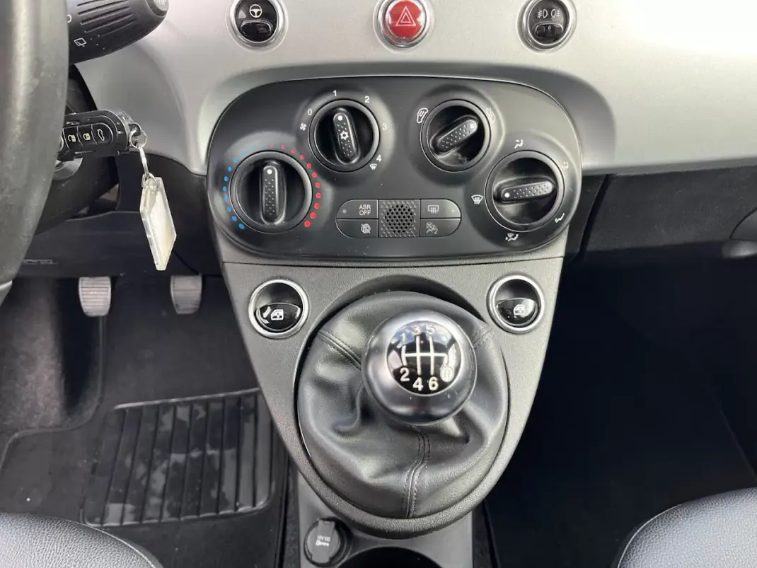 Fiat 500 2021 - 10250 EUR, 120000 km - AUTO.MOTO.pt - 120000km - foto 18 de 37