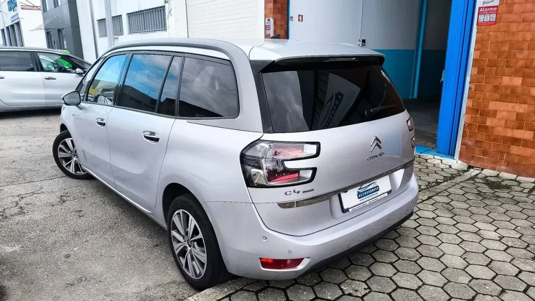 Citroën C4 Grand Picasso 2015 - 10900 EUR, 175000 km - AUTO.MOTO.pt - 175000km - foto 2 de 20