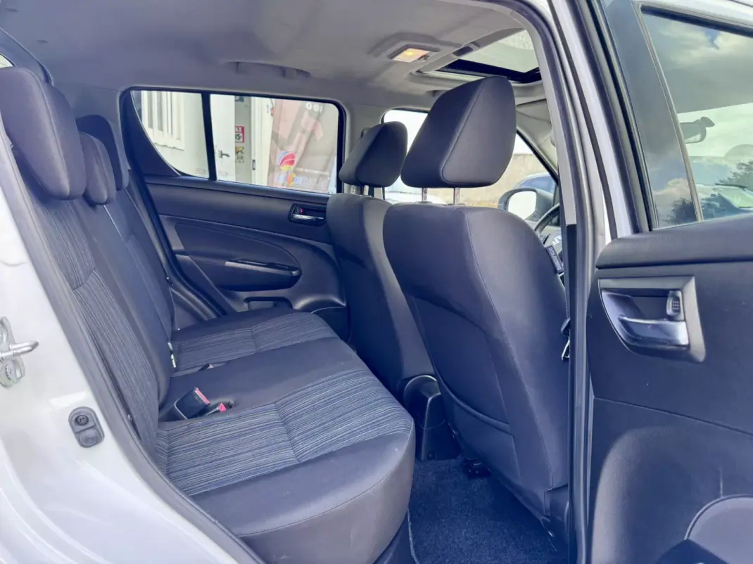 Suzuki Swift 2015 - 8990 EUR, 178000 km - AUTO.MOTO.pt - 178000km - foto 22 de 28