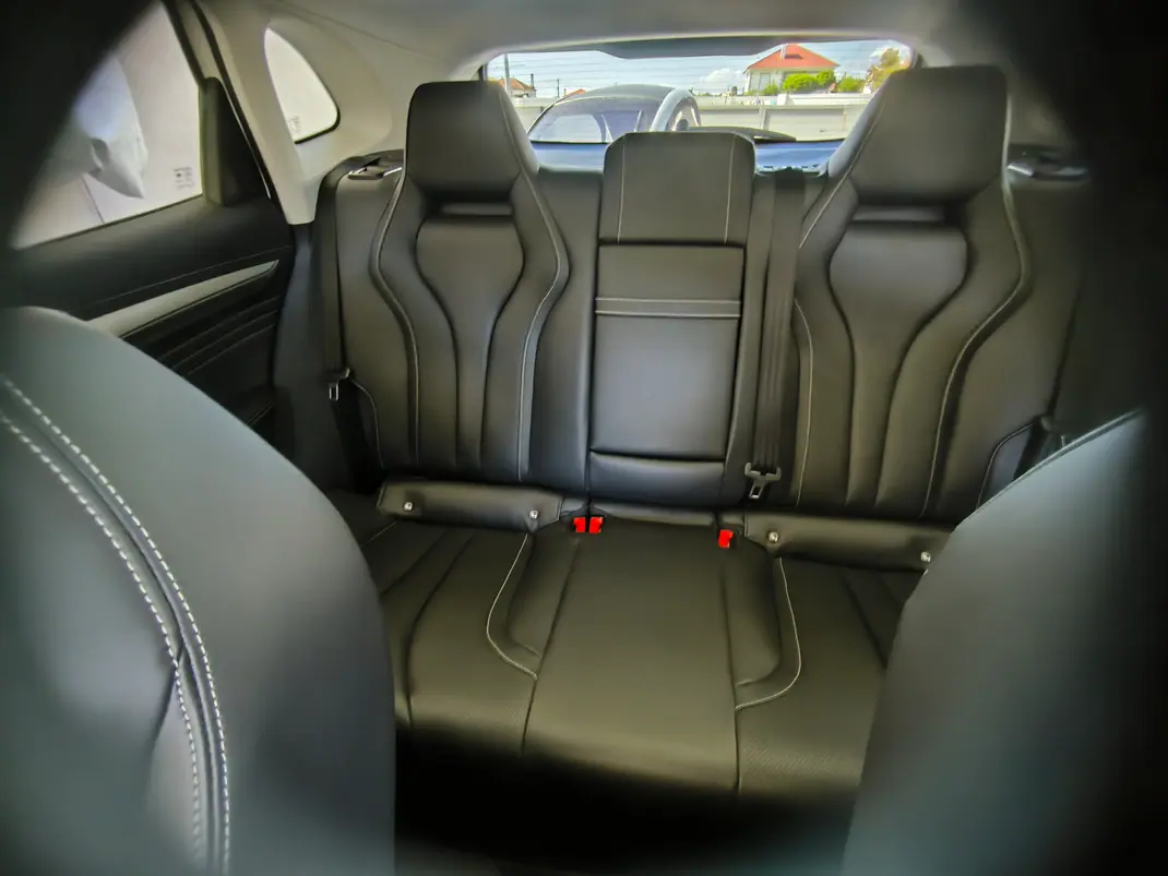 MG Marvel R 2022 - 30000 EUR, 51200 km - AUTO.MOTO.pt - 51200km - foto 4 de 12
