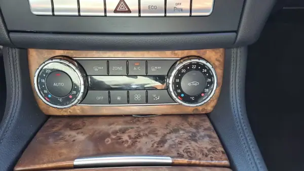 Mercedes-Benz CLS 250 2011 - 21500 EUR, 167559 km - AUTO.MOTO.pt - 167559km - foto 47 de 54