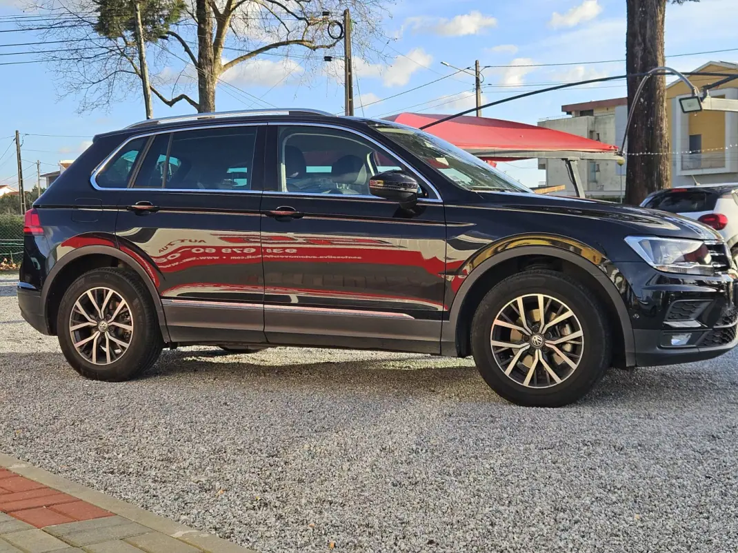 Volkswagen Tiguan 2019 - 24500 EUR, 49800 km - AUTO.MOTO.pt - 49800km - foto 8 de 17