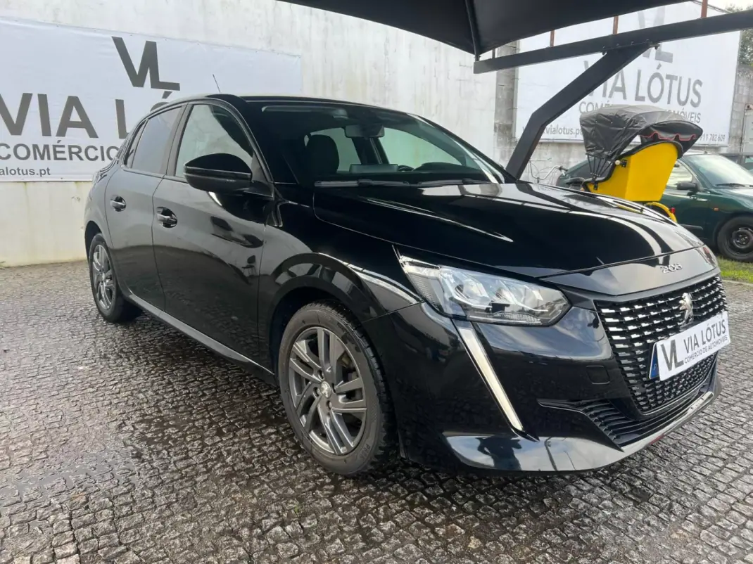 Peugeot 208 2021 - 12250 EUR, 69175 km - AUTO.MOTO.pt - 69175km - foto 1 de 11