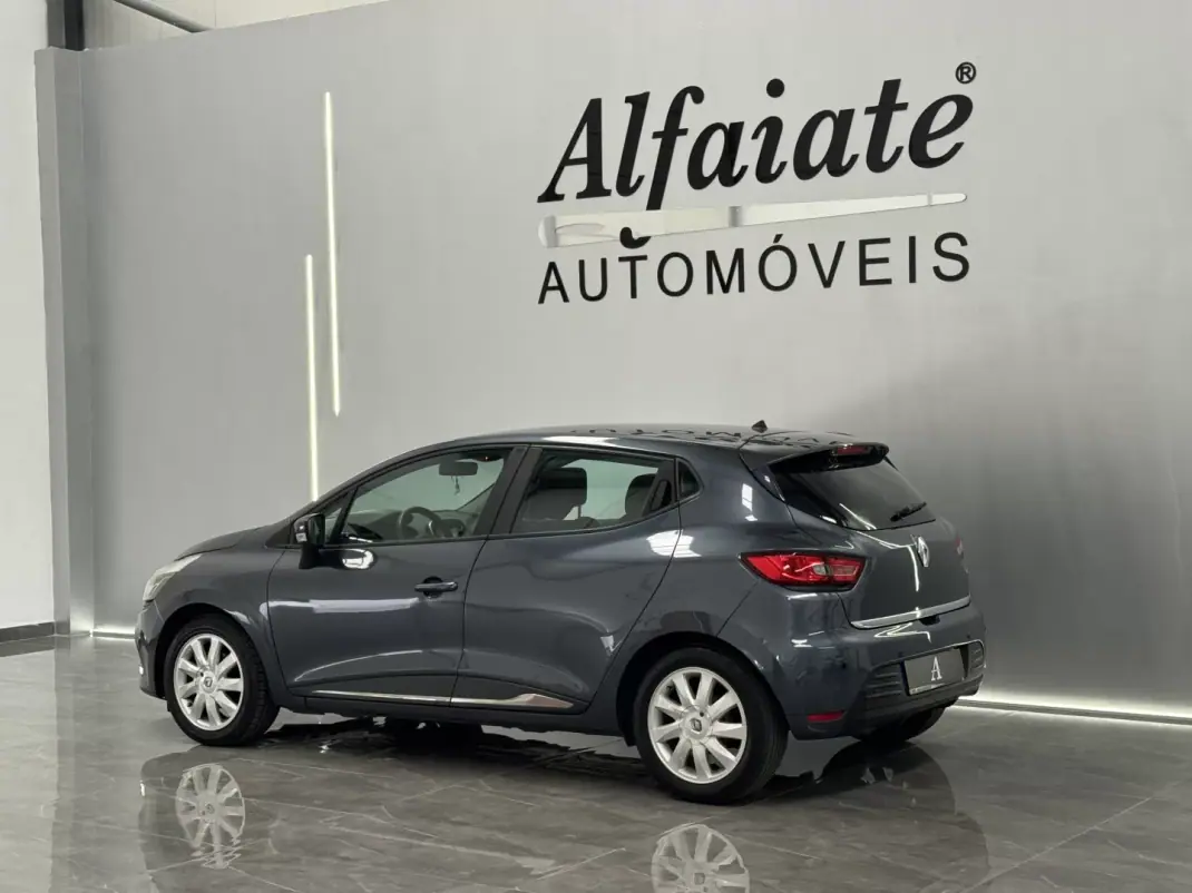 Renault Clio 2017 - 10990 EUR, 110000 km - 110000km - foto 4 de 14