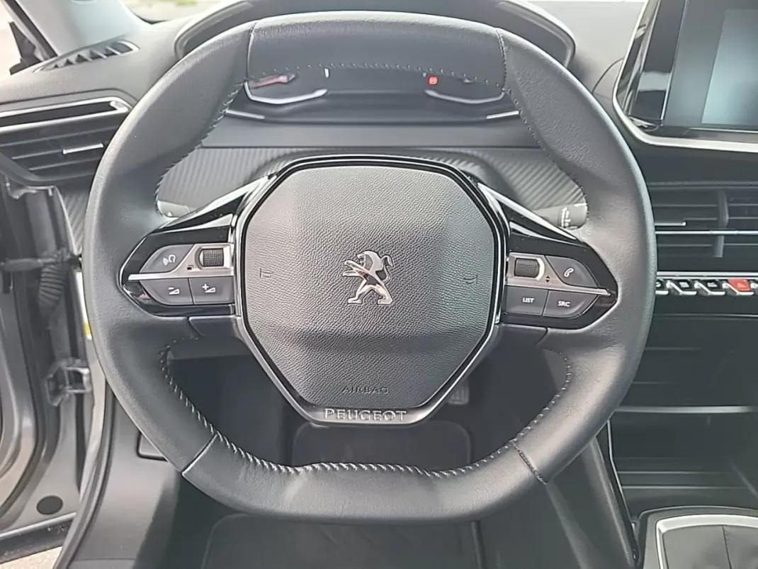 Peugeot 2008 2021 - 16700 EUR, 23540 km - AUTO.MOTO.pt - 23540km - foto 14 de 23